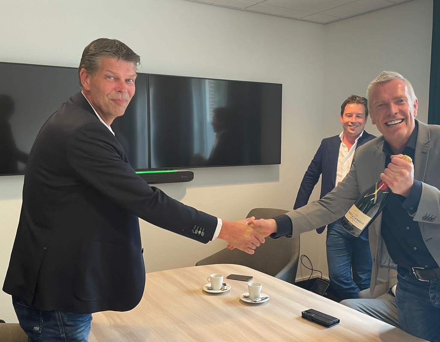 E-com2 Group verwerft een significant aandelenbelang in Fashion Deals Trading